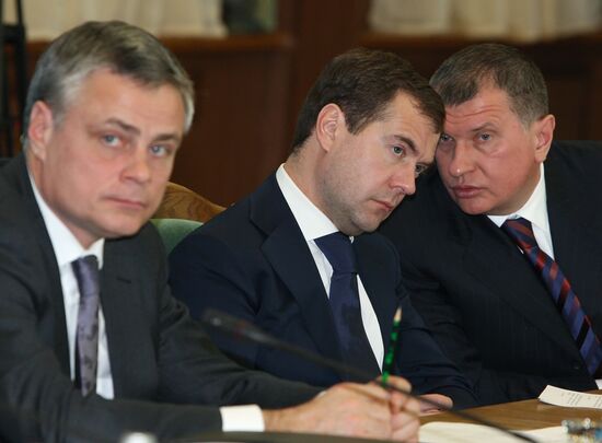 Dmitry Medvedev chairs meeting in Yuzhno-Sakhalinsk