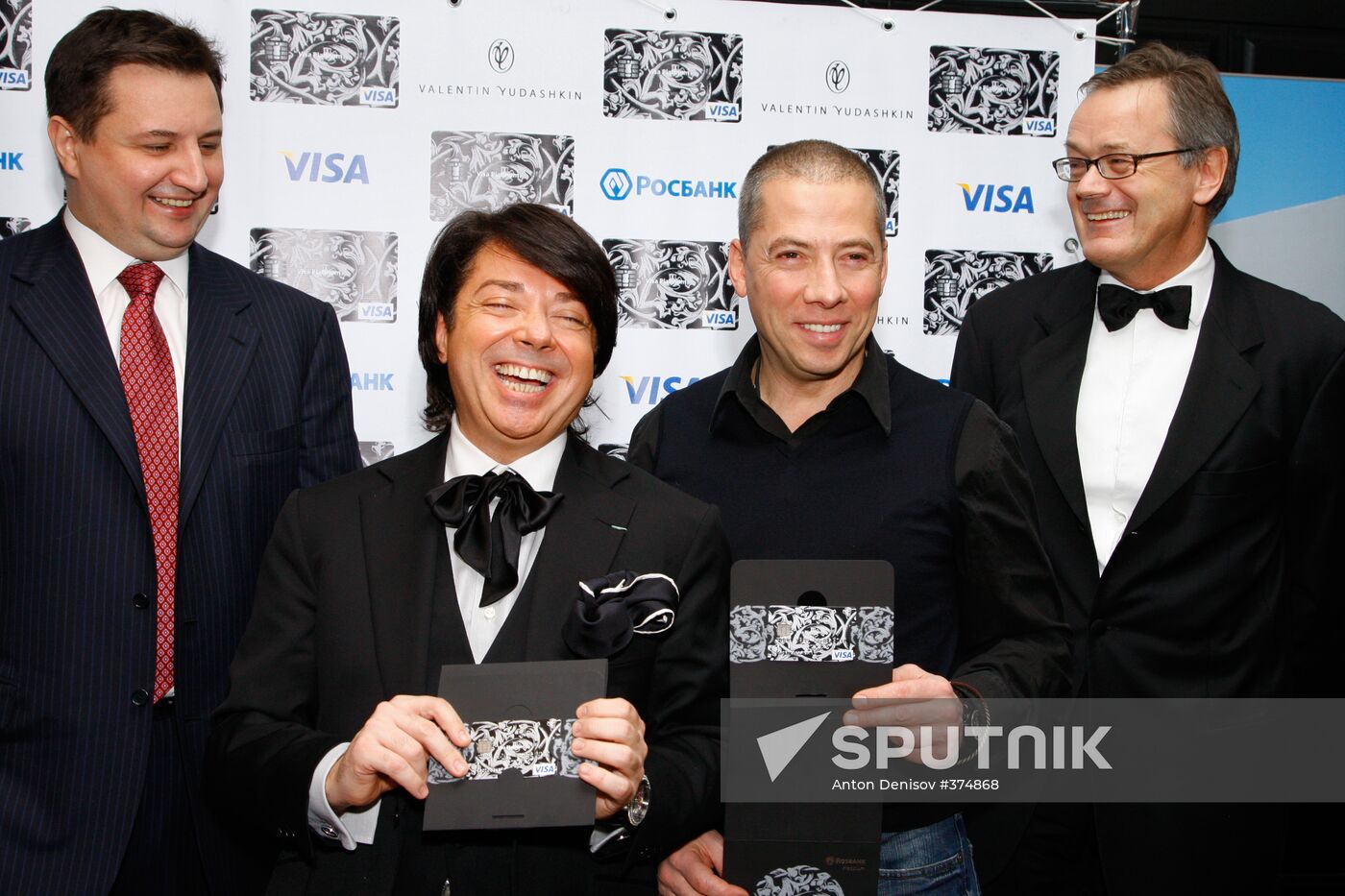 New card "Visa Platinum by V. Yudashkin