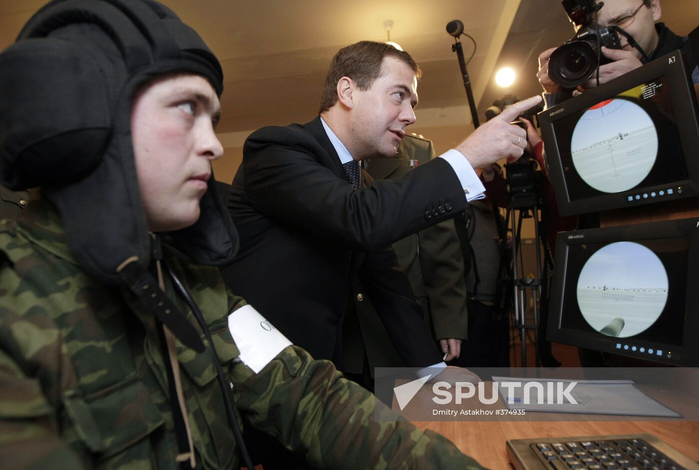 Dmitry Medvedev visiting the Chita tank school