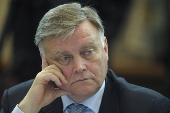 Dmitry Medvedev chairs meeting in Yuzhno-Sakhalinsk