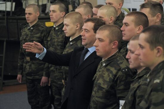 Dmitry Medvedev tours armor school in Chita