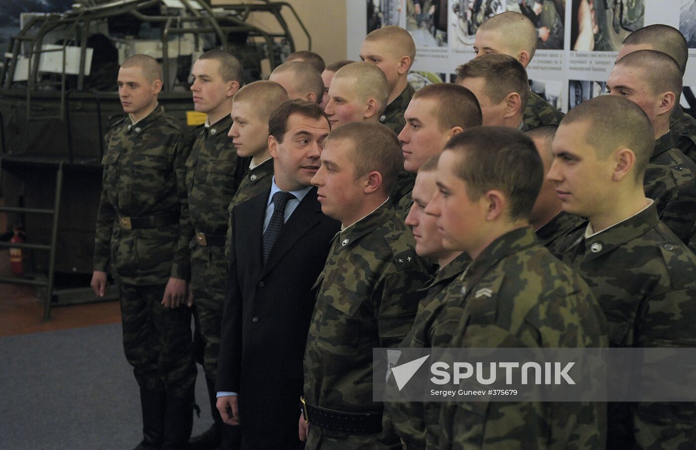 Dmitry Medvedev tours armor school in Chita