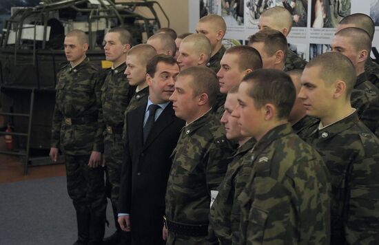 Dmitry Medvedev tours armor school in Chita