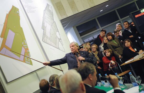 Action against demolition of House of Artists