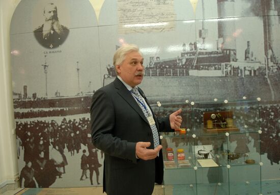 Exhibition in honor of Dmitry Mendeleyev's 175th birthday