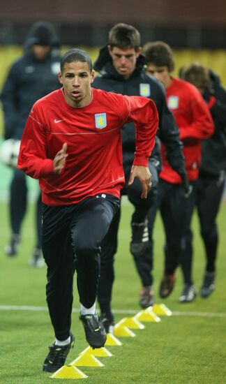 Aston Villa FC players training in Luzhniki