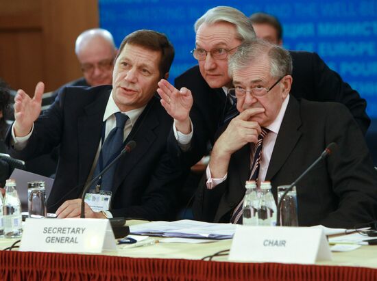 Alexander Zhukov, Terry Davis