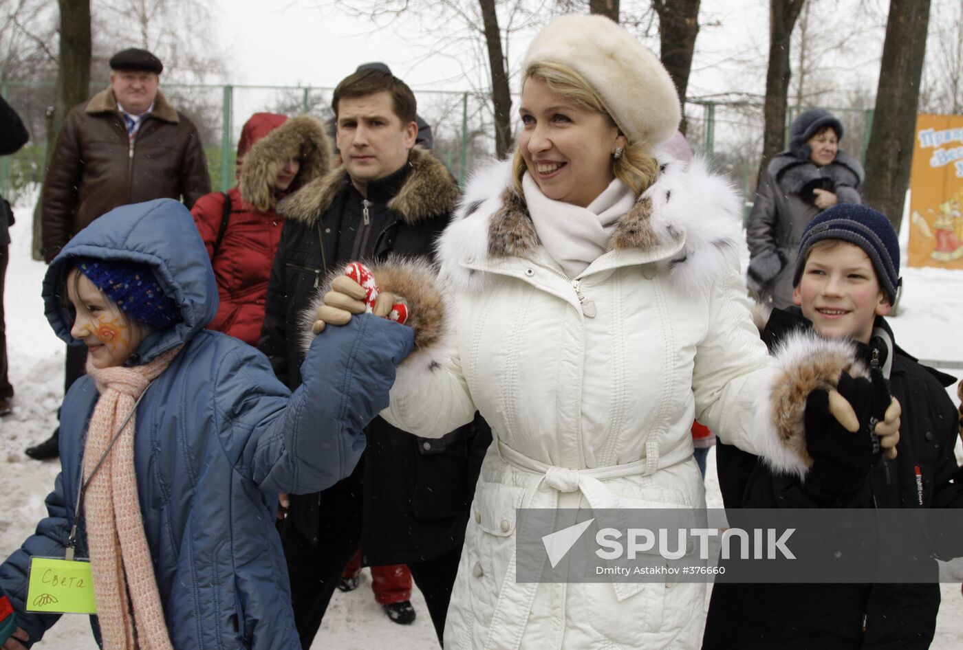 Svetlana Medvedeva celebrates Pancake Week with orphans