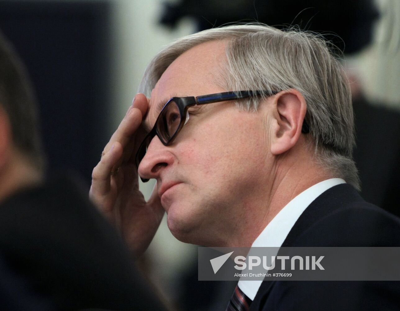 Putin meets United Russia leaders