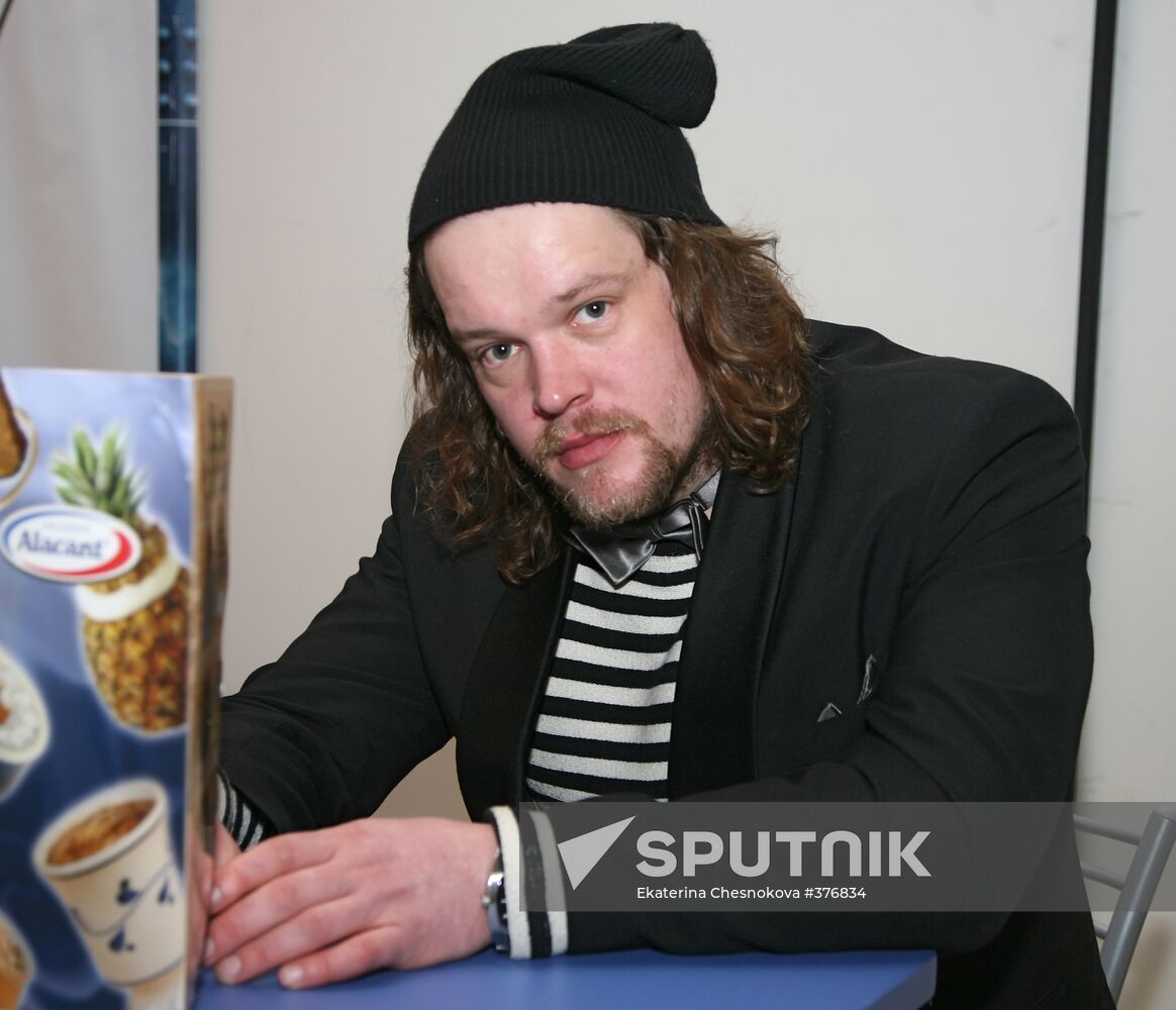 Actor Ville Haapasalo, who plays Olli nicknamed Sauna in Lyubov V Bolshom Gorode (No Love in the City) comedy directed by Marius Balchunas, at the film's premiere at Moscow's Pushkinsky movie theater. Location: Russia, Moscow. Author: Ekaterina Chesnokova/Sputnik. No Love in the City premiers in Moscow