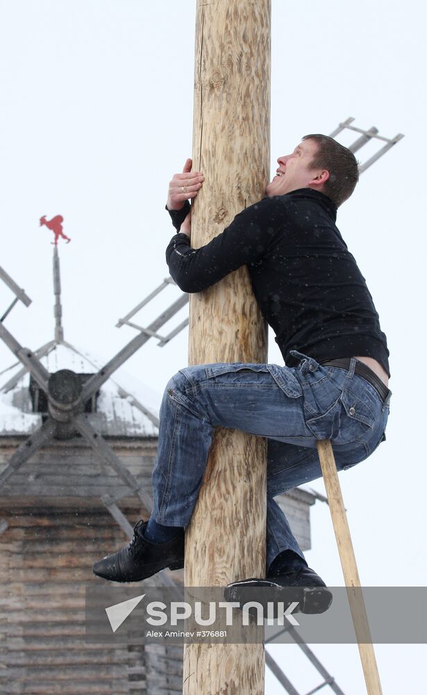 Celebrating Maslenitsa in Suzdal