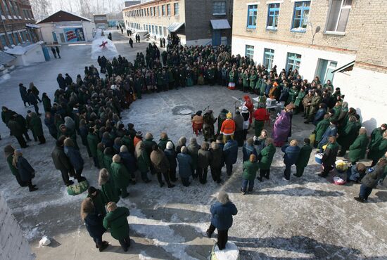 Egg-Sunday in a women's penitentiary, Novosibirsk Region