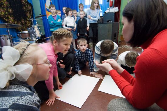 Egg-Sunday celebrations in a Kostroma boarding school