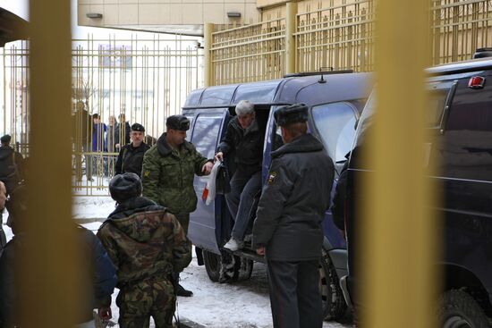 Mikhail Khodorkovsky and Platon Lebedev delivered to court