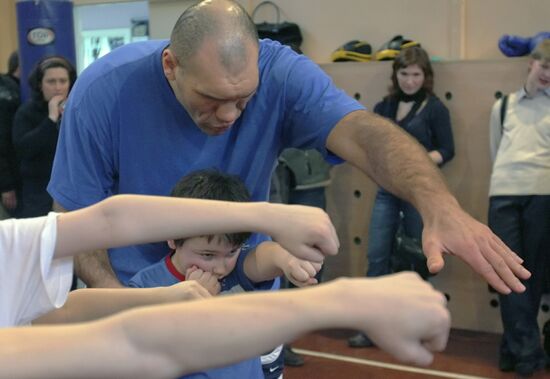WBA world champion Nikolai Valuev's master class