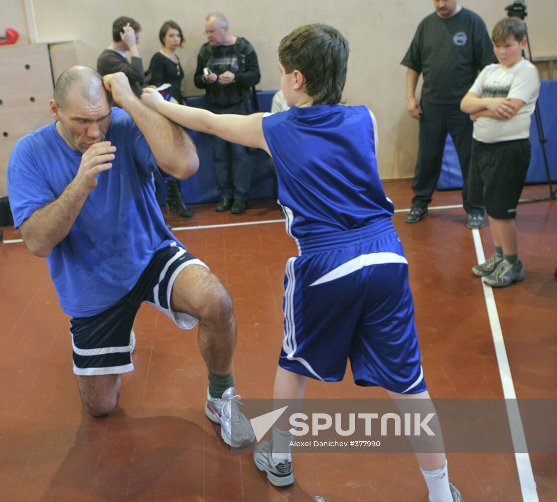 WBA world champion Nikolai Valuev's master class
