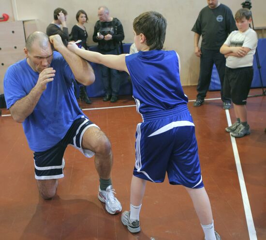 WBA world champion Nikolai Valuev's master class