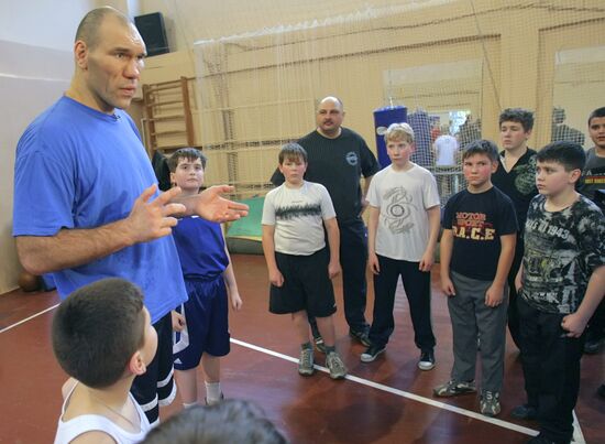 WBA world champion Nikolai Valuev's master class