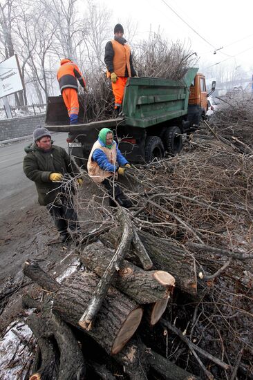 Maintenance services at work