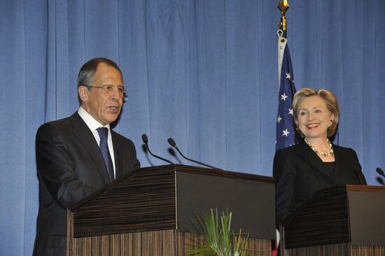 Hillary Clinton and Sergei Lavrov give news conference in Geneva