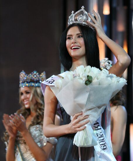 Sofia Rudyeva from St. Petersburg wins Miss Russia 2009