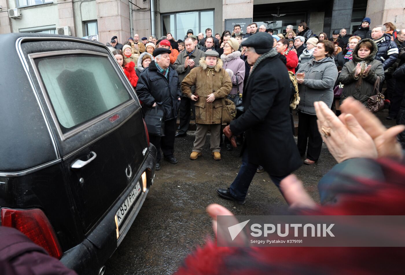 Bidding farewell to comedian Yan Arlazorov