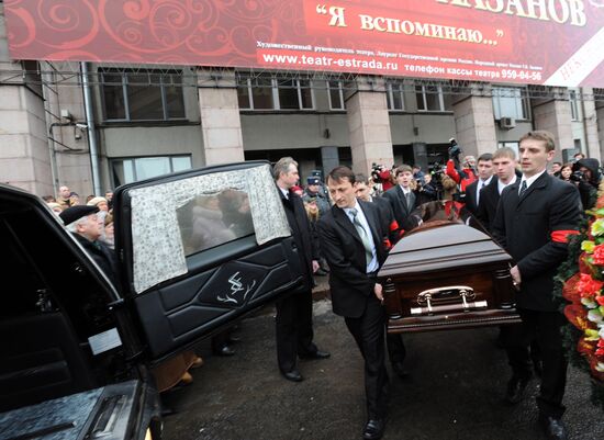 Bidding farewell to comedian Yan Arlazorov