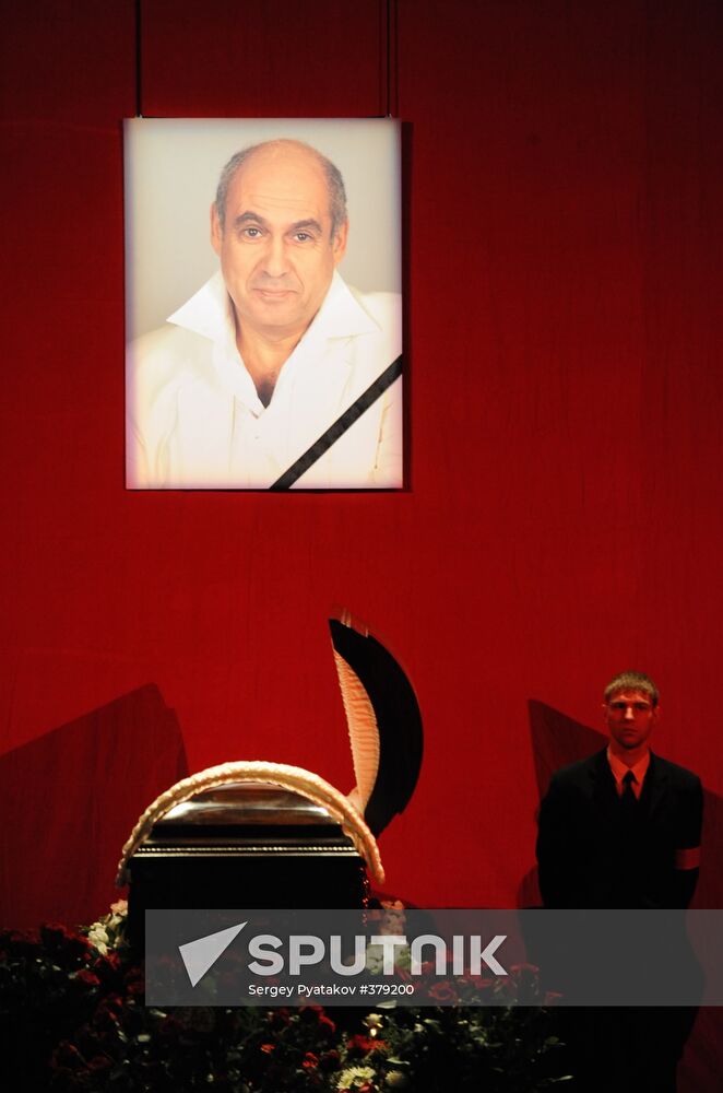 Bidding farewell to comedian Yan Arlazorov