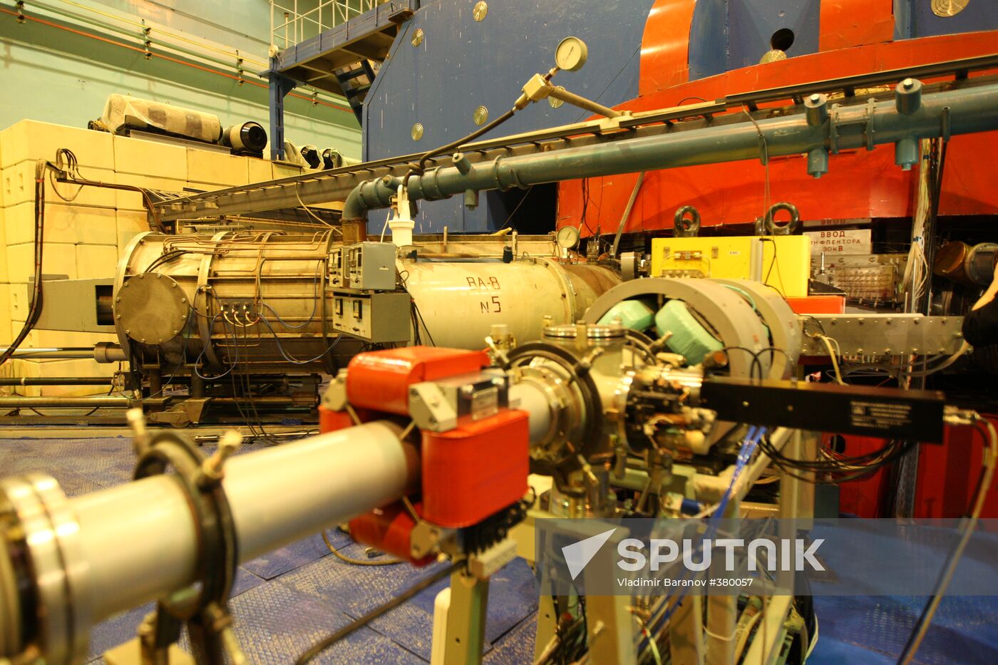 U-400M isochronous cyclotron