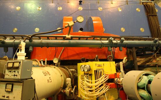 U-400M isochronous cyclotron