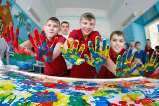Matinee for neuropsychiatric hospital children