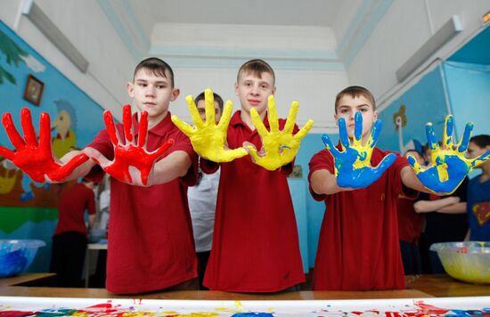 Matinee for neuropsychiatric hospital children