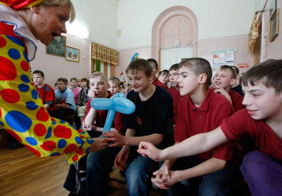 Festive event for mental hospital little patients