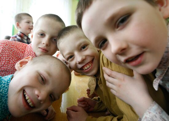 Festive event for mental hospital little patients