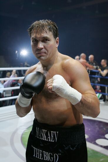 Russian Oleg Maskaev beats American Rich Boruff