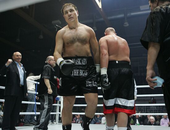 Russian Oleg Maskaev beats American Rich Boruff