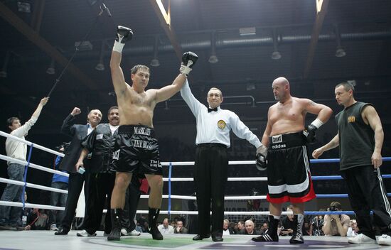 Russian Oleg Maskaev beats American Rich Boruff