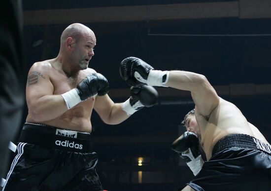 Russian Oleg Maskaev beats American Rich Boruff