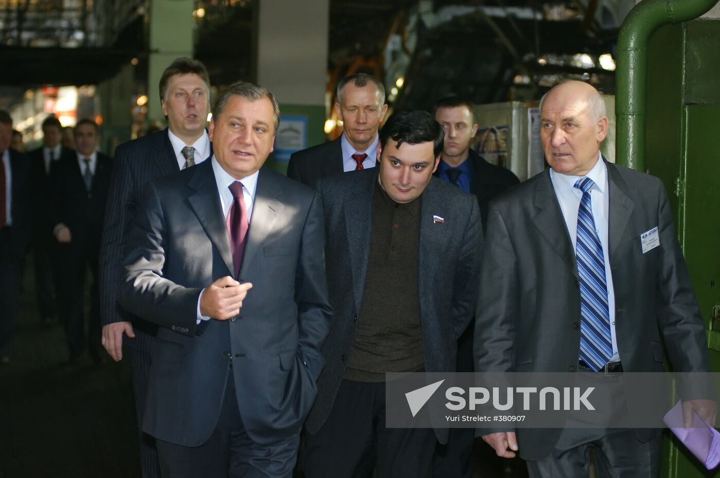 Russian MPs visit AVTOVAZ plant in Tolyatti