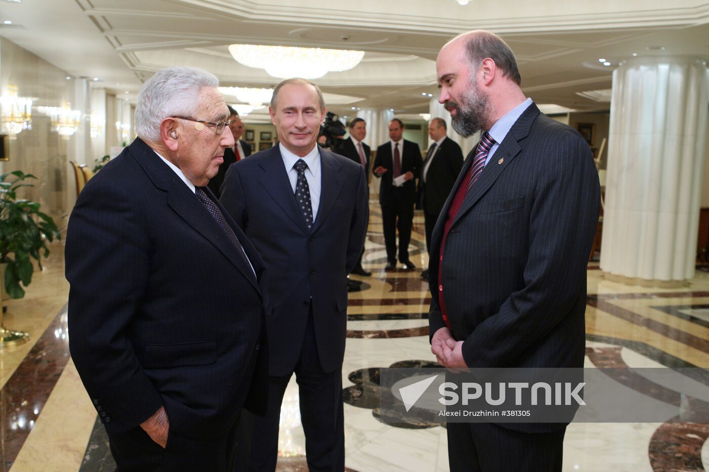 Russian PM meets with Henry Kissinger