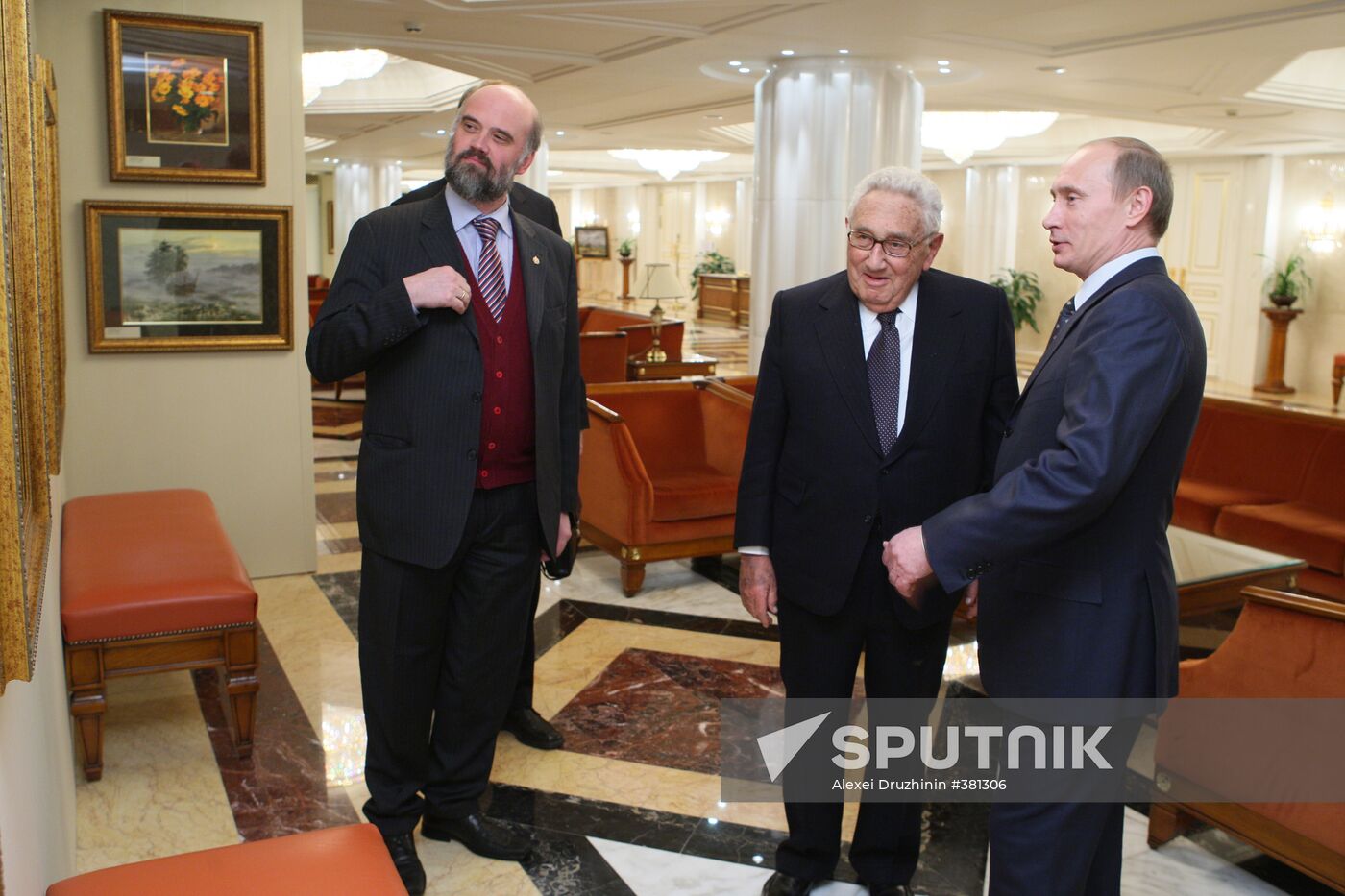 Russian PM meets with Henry Kissinger