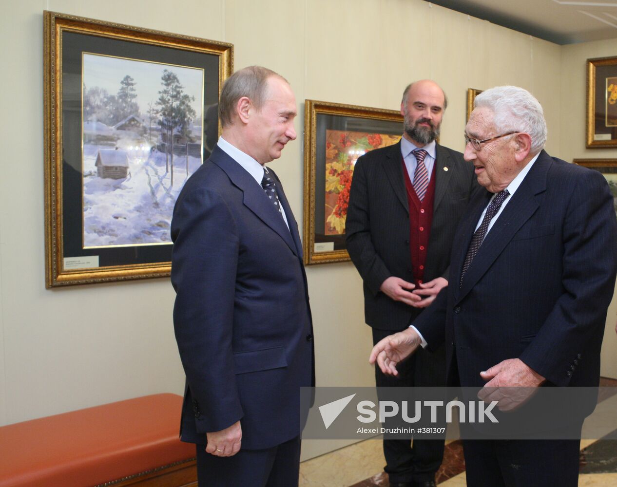 Russian PM meets with Henry Kissinger