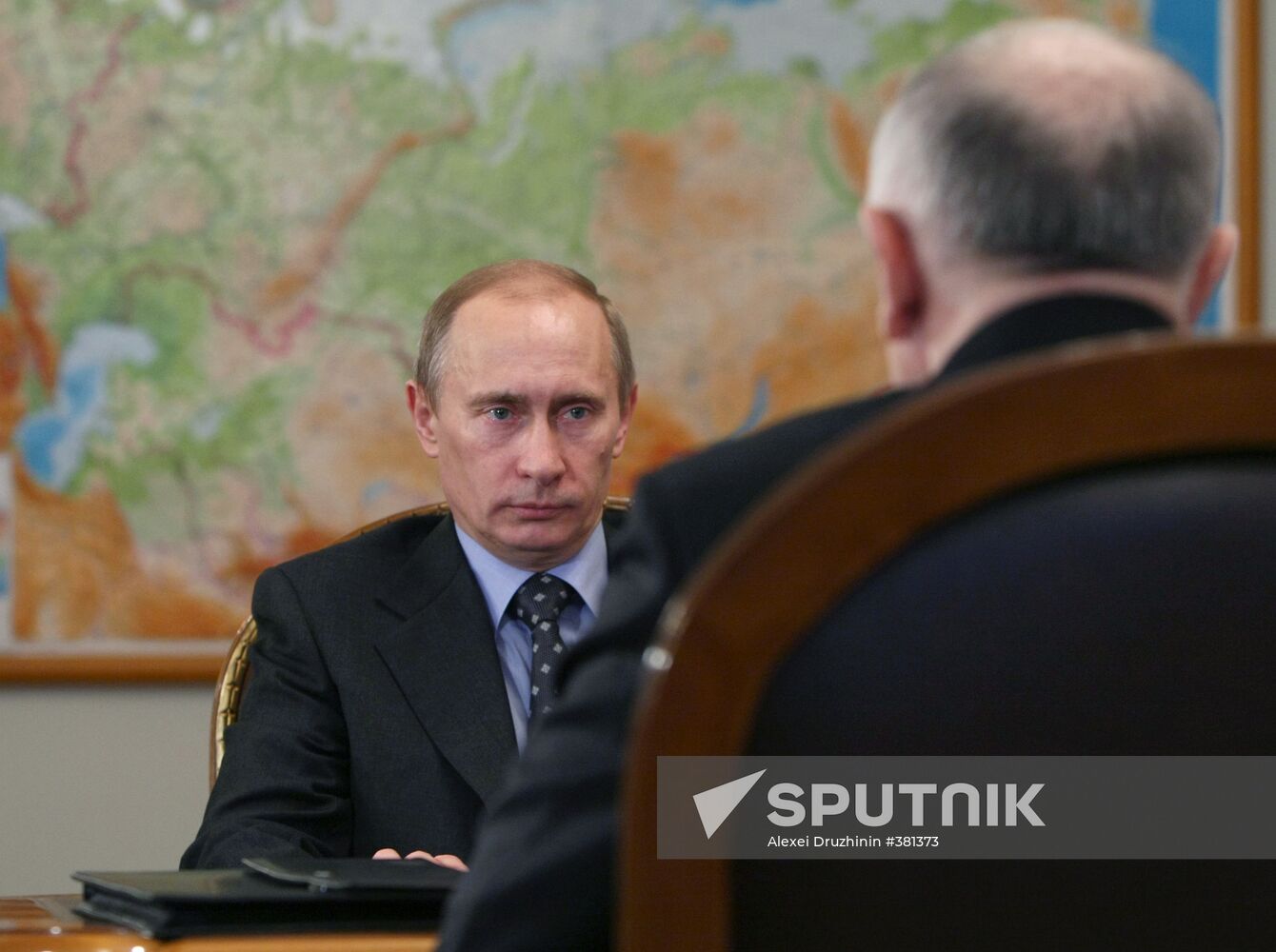 Vladimir Putin, Mukhu Aliyev