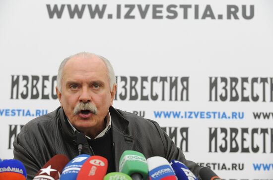Nikita Mikhalkov at a news conference