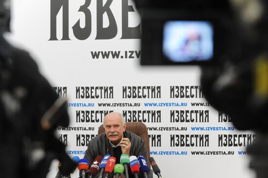 Nikita Mikhalkov at a news conference