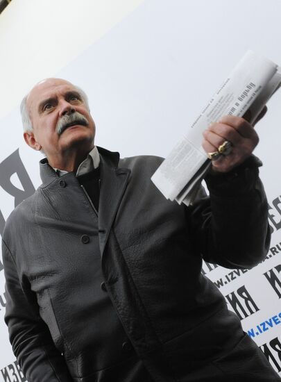 Nikita Mikhalkov at a news conference