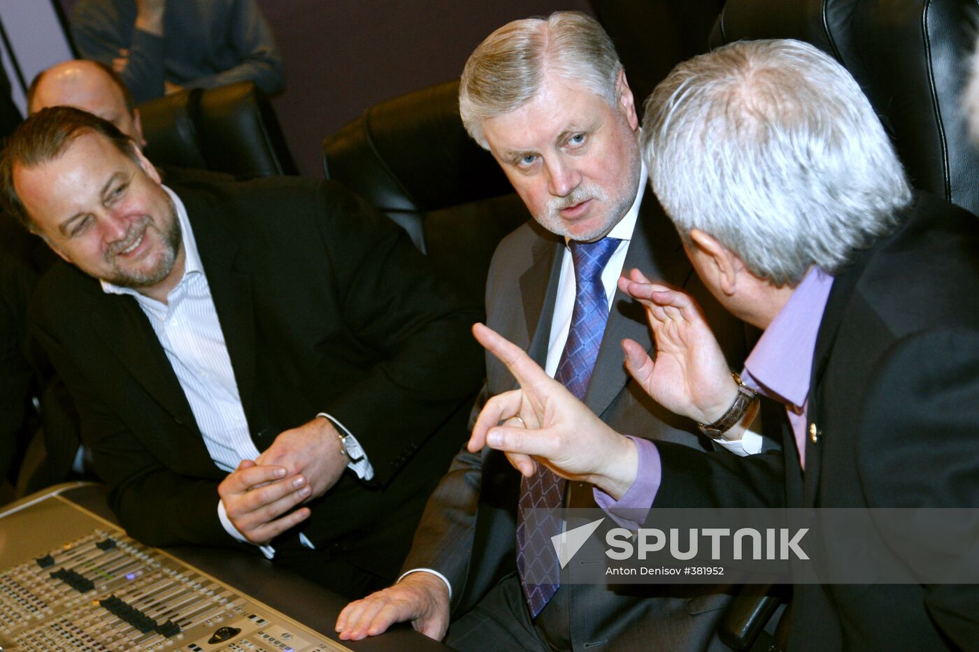 Sergei Mironov meets with the Gorki Film Studios Management