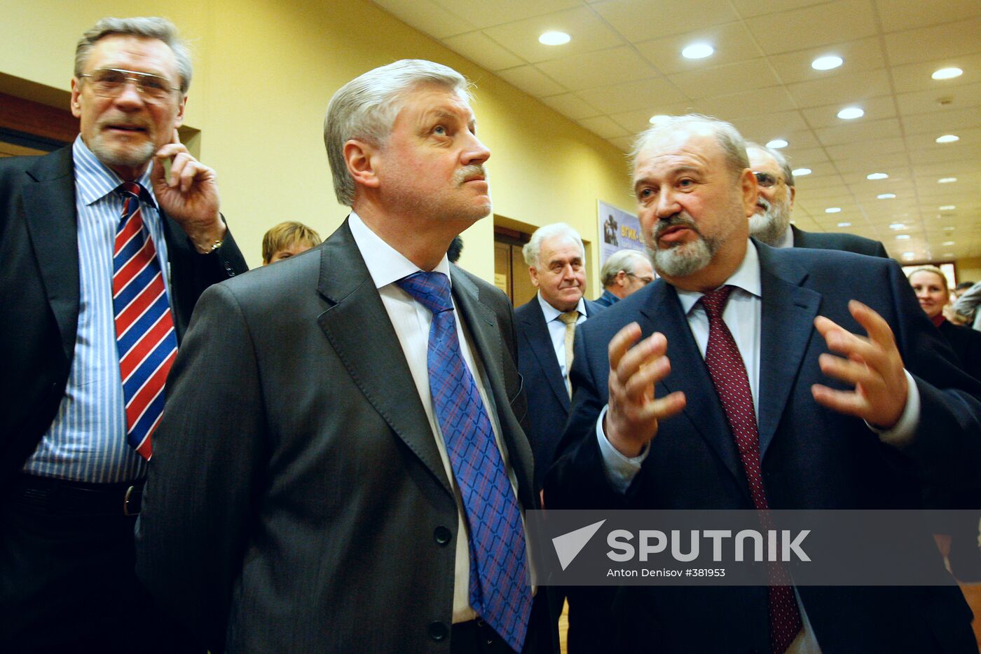Sergei Mironov meets with the Gorki Film Studios Management