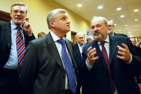 Sergei Mironov meets with the Gorki Film Studios Management