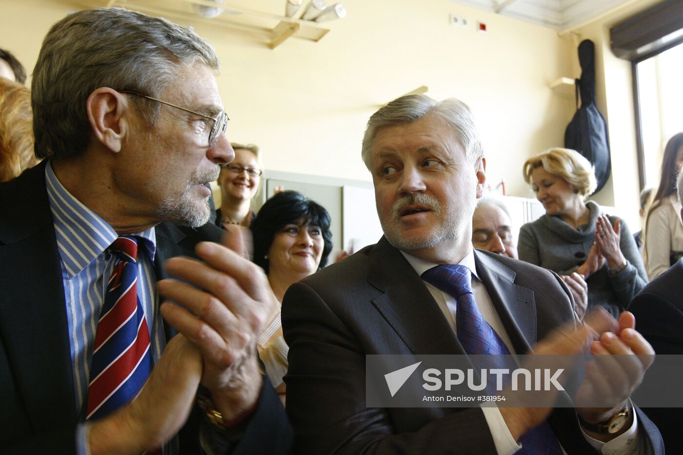 Sergei Mironov meets with the Gorki Film Studios Management
